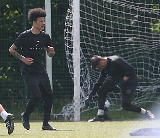 Mason Greenwood lần đầu trở lại tập luyện sau một năm phạm tội 3