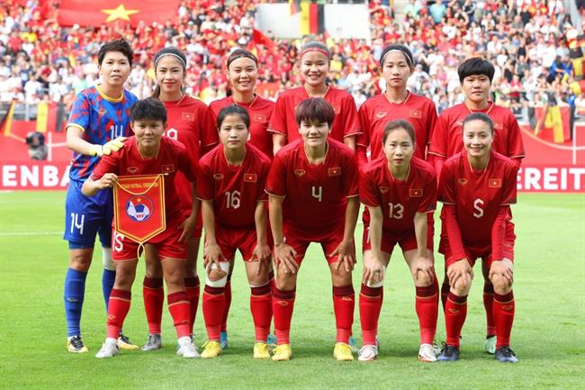 Đội hình chính thức 11 cô gái Việt Nam trong trận cầu lịch sử World Cup: 6 hậu vệ đá chính