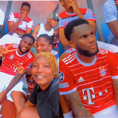 CĐV Barca nổi giận với Kessie vìmặc áo Bayern Munich 1 CĐV Barca nổi giận với Kessie vìmặc áo Bayern Munich 1