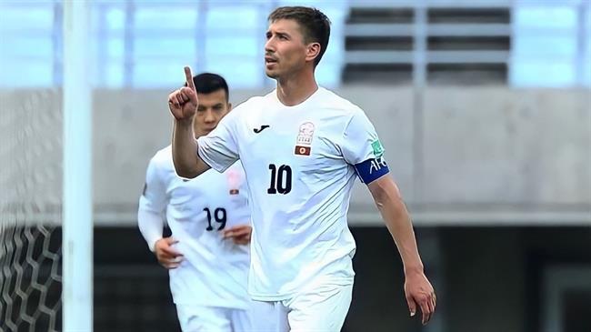 CLB Hà Nội chiêu mộ cầu thủ gốc Kyrgyzstan Mirlan Murzaev