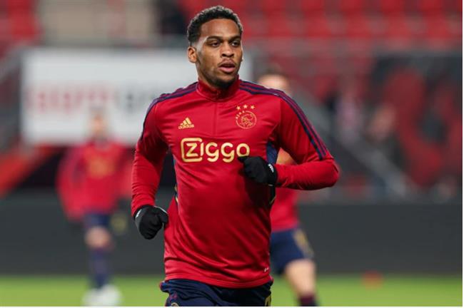 Jurrien Timber gây ấn tượng mạnh mẽ với Mikel Arteta