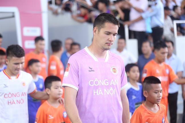 Filip Nguyễn chết đứng trong bàn thua đầu tiên ở V-League 2023