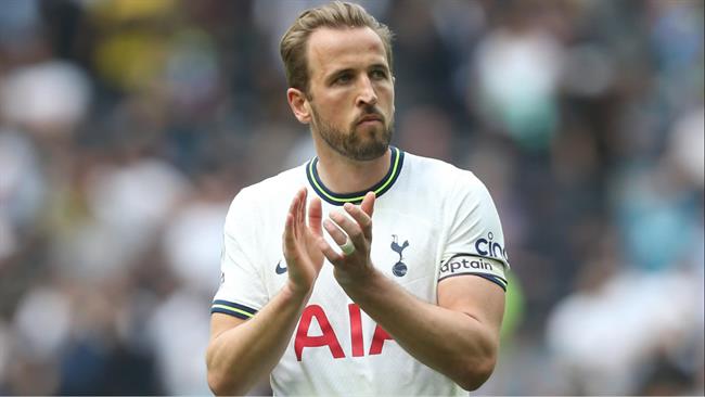Wayne Rooney: Harry Kane đang bị cầm tù tại Tottenham