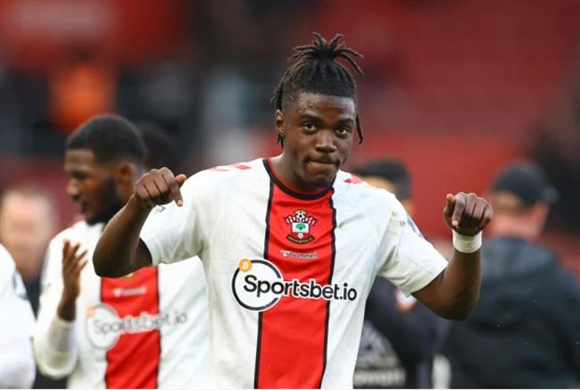 Chelsea bất ngờ nhảy vào tranh Romeo Lavia với Liverpool