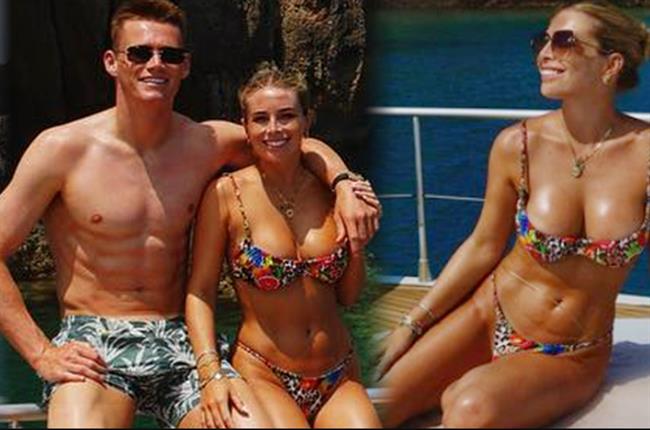 Bạn gái Scott McTominay khoe vòng 1 khủng