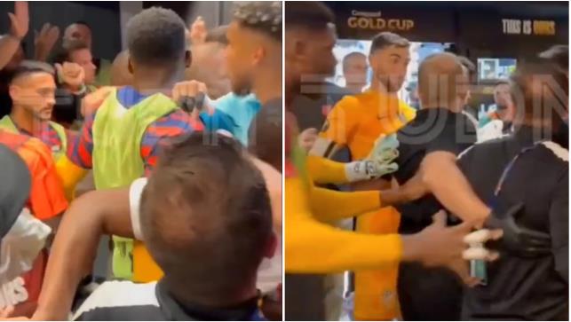 Cau thu My va Canada au da du doi trong duong ham