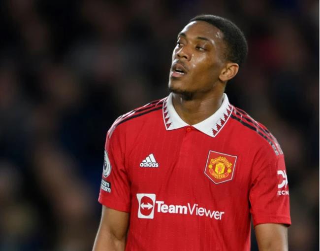 Anthony Martial vang mat o tran giao huu voi Leeds
