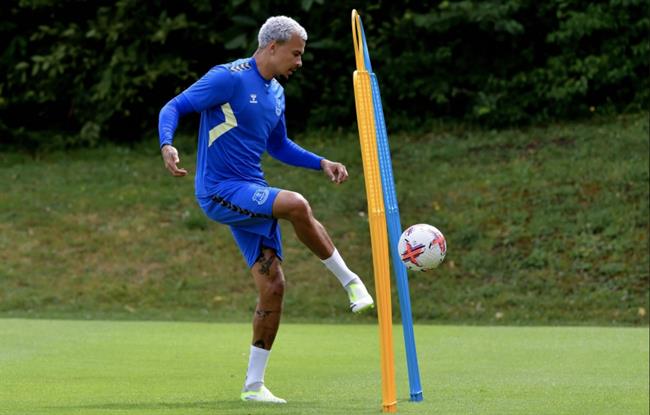 Dele Alli lấy lại tinh thần sau cuộc phỏng vấn gây sốc 2 Dele Alli lấy lại tinh thần sau cuộc phỏng vấn gây sốc 2