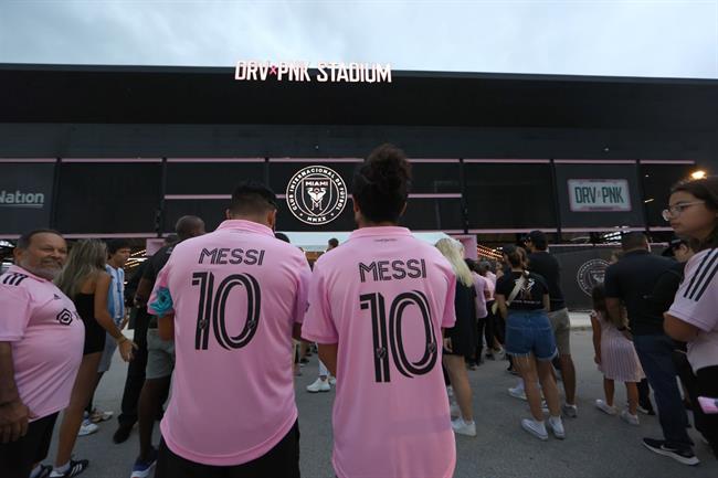 Lễ ra mắt Inter Miami của Messi bị hoãn vì thời tiết xấu 1 Lễ ra mắt Inter Miami của Messi bị hoãn vì thời tiết xấu 1