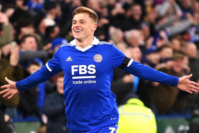 Newcastle co them Harvey Barnes tu Leicester