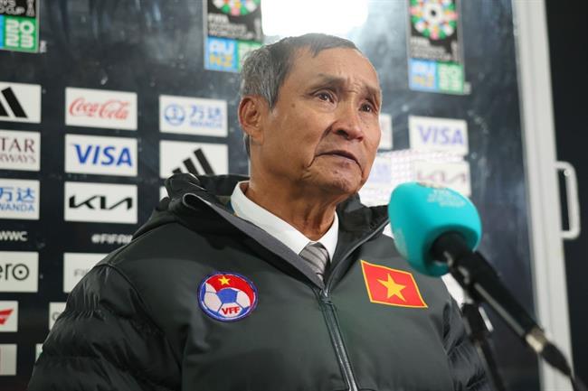 HLV Mai Đức Chung yêu cầu tuyển nữ Việt Nam tập trung cho trận gặp Hà Lan