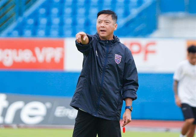 Gây bất ngờ trước SLNA, HLV Lê Huỳnh Đức tự tin đua trụ hạng V-League 2023