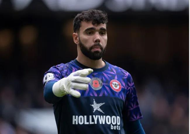 Arsenal gui loi de nghi dau tien vu David Raya 