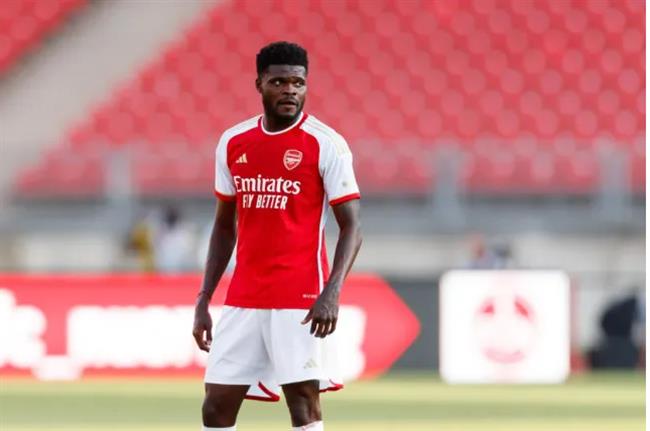 Juventus hỏi mua tiền vệ Thomas Partey