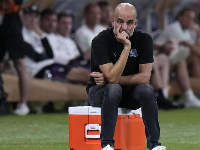 Đích thân HLV Pep Guardiola thừa nhận chiến tích giành cú ăn 3 ở mùa vừa qua khiến Man City khó khăn hơn trong việc giữ chân các ngôi sao. dich than HLV Pep Guardiola thua nhan chien tich gianh cu an 3 o mua vua qua khien Man City kho khan hon trong viec giu chan cac ngoi sao.