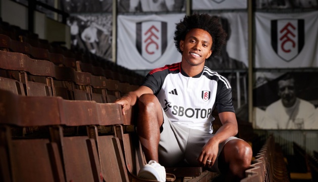 Willian vừa gia hạn hợp đồng với Fulham Willian vua gia han hop dong voi Fulham