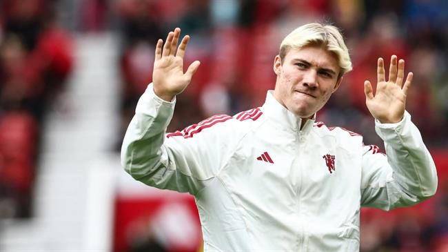 Rasmus Hojlund cap ben MU o He 2023