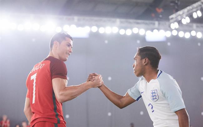 Top 5 quảng cáo bóng đá thú vị và ấn tượng nhất 4 Top 5 quảng cáo bóng đá thú vị và ấn tượng nhất 4