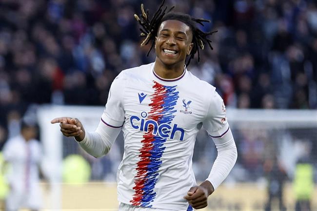 Chelsea tiếp tục làm loạn phiên chợ hè: Phá hợp đồng cho sao Palace