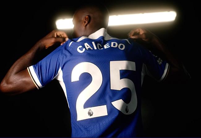 Tân binh Moises Caicedo nhận số áo bỏ trống suốt 20 năm tại Chelsea