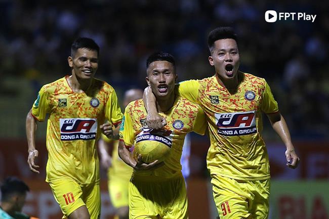 Chung kết Cúp Quốc gia trên FPT Play ngôi vương vẫy gọi 3