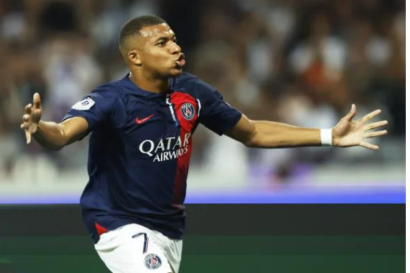 Mbappe tuyên bố ở lại sau khi ghi bàn cho PSG Mbappe tuyen bo o lai sau khi ghi ban cho PSG