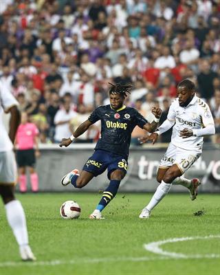 Fred lập siêu phẩm ở trận đấu ra mắt Fenerbahce 1