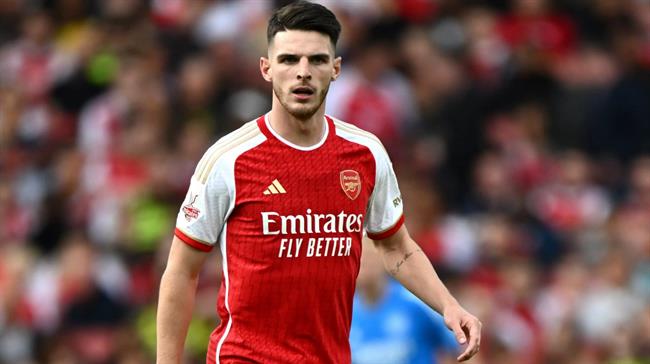 Declan Rice trong mau ao Arsenal