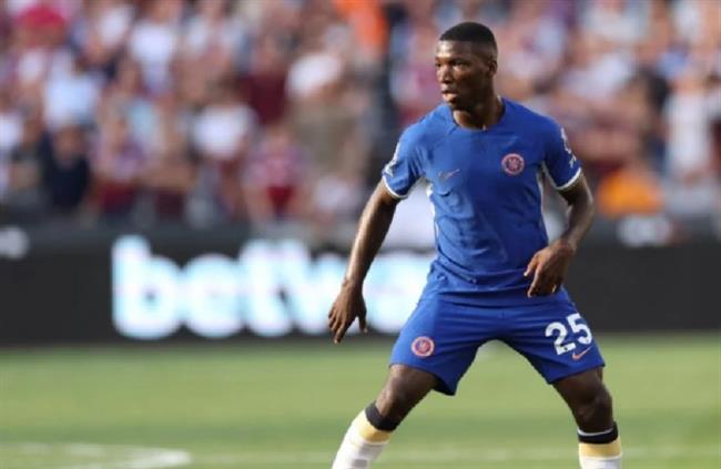 Moises Caicedo trong mau ao Chelsea