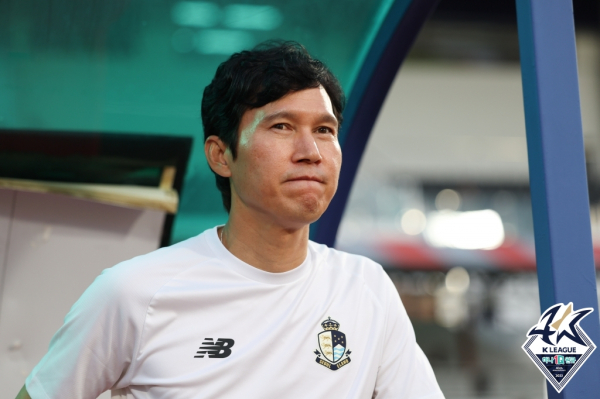 HL Park muốn Văn Toàn tiếp tục thi đấu cho Seoul E-Land 1