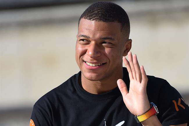 Tiền đạo Kylian Mbappe đồng ý Gia Hạn Với Psg