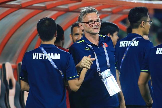 HLV Troussier xếp Hoàng Đức đá tiền đạo trước Palestine