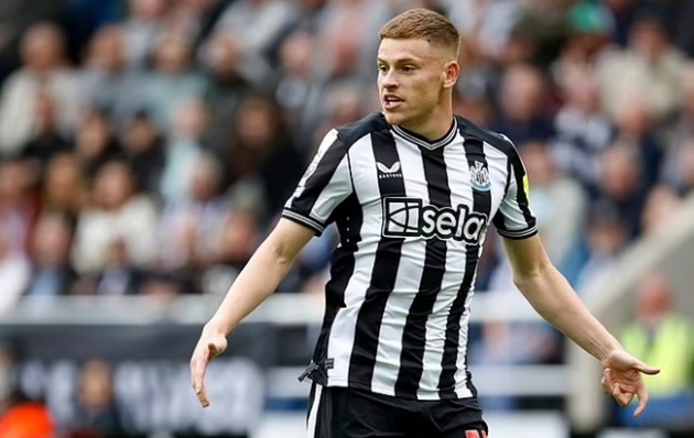 Harvey Barnes len ke hoach khoac ao dT Scotland