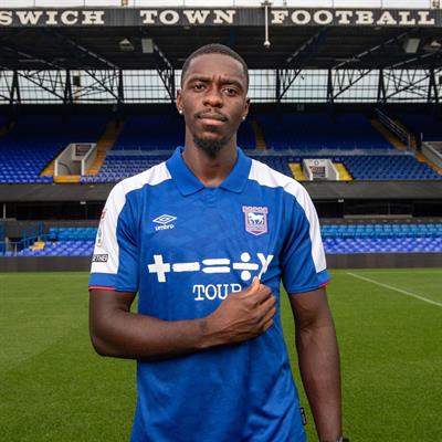 Thêm một cầu thủ chính thức chia tay MU 1