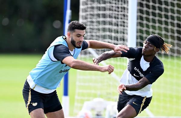 Chelsea đón tiền đạo trở lại