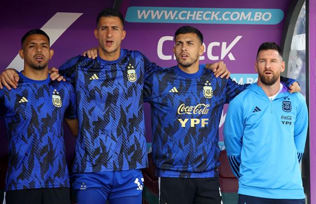 HLV Scaloni tiết lộ lí do Messi ngồi ngoài trước Bolivia 1 HLV Scaloni tiết lộ lí do Messi ngồi ngoài trước Bolivia 1