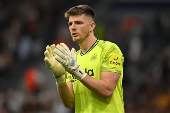 Nick Pope co 9 pha can pha truoc AC Milan