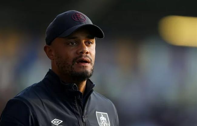 Vincent Kompany noi ve tran dau voi MU