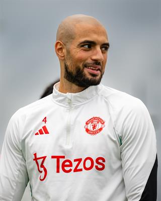 Sofyan Amrabat chuẩn bị đá chính trận đầu tiên cho MU 1