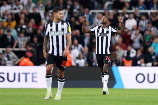 Thua Newcastle, Man City dừng bước sớm ở cúp Liên đoàn Anh 4 Thua Newcastle, Man City dừng bước sớm ở cúp Liên đoàn Anh 4