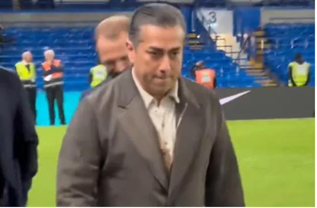 Behdad Eghbali vào phòng thay đồ của Chelsea Behdad Eghbali vao phong thay do cua Chelsea