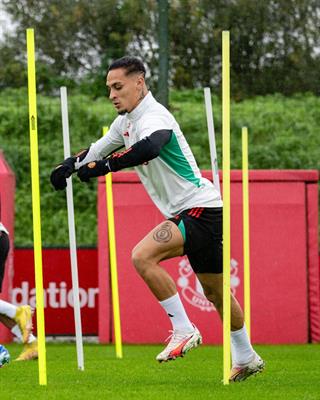 Antony tập luyện trở lại cùng MU sau gần một tháng 2 Antony tập luyện trở lại cùng MU sau gần một tháng 2