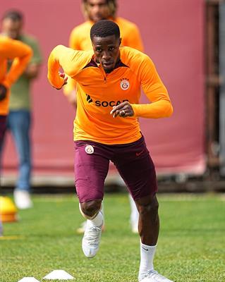 Người cũ tự tin gieo sầu cho MU tại Champions League 1