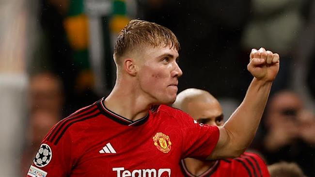 MU thua sốc Galatasaray trong ngày Onana mắc sai lầm, Casemiro nhận thẻ đỏ 4 MU thua sốc Galatasaray trong ngày Onana mắc sai lầm, Casemiro nhận thẻ đỏ 4