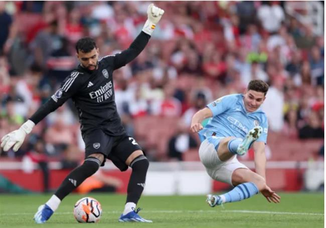 Martin Keown nói về màn trình diễn của David Raya trước Man City Martin Keown noi ve man trinh dien cua David Raya truoc Man City