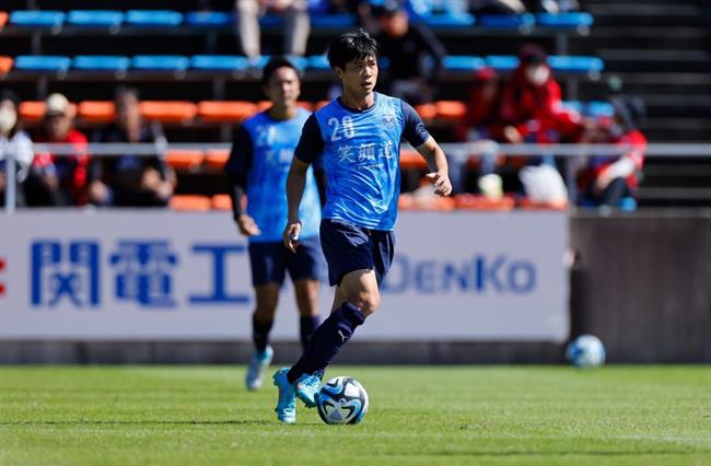 Công Phượng bất ngờ được trao cơ hội thi đấu ở Yokohama FC