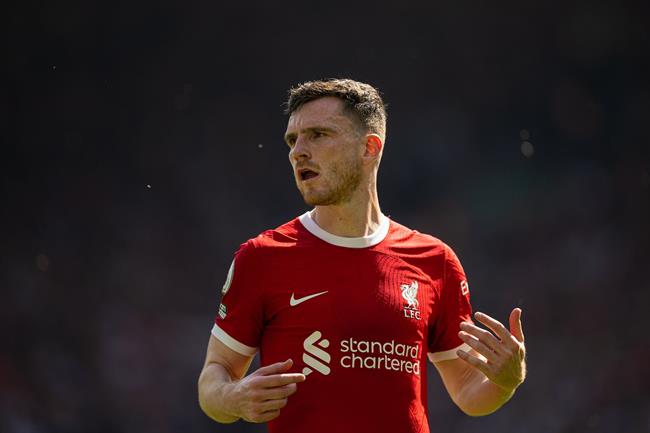 Klopp xác nhận: Robertson nghỉ thi đấu dài hạn