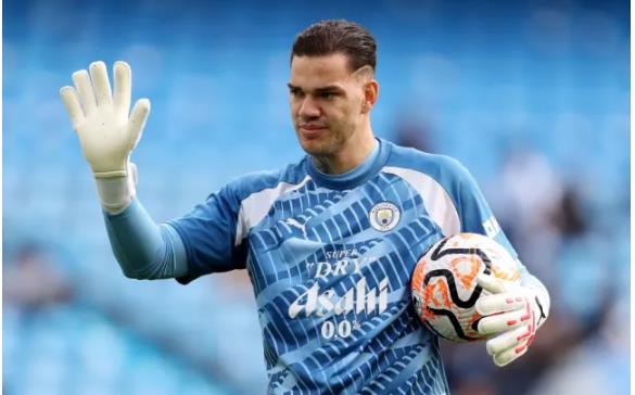 Man City nhận tin dữ của thủ môn Ederson trước trận chung kết FA Cup