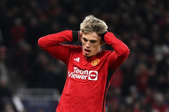 Ten Hag không lo lắng về nguy cơ Garnacho bị FA xử lý