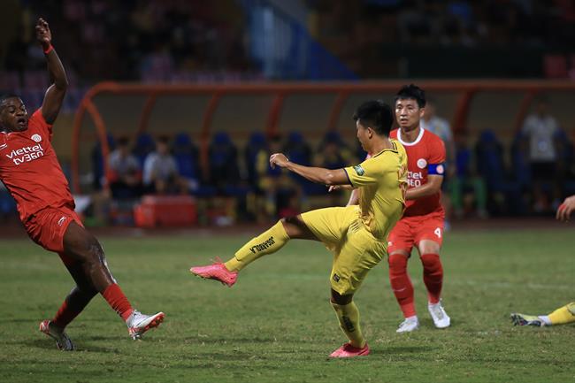 Video Thanh Hóa có bàn mở tỉ số đẹp mắt vào lưới Viettel 1